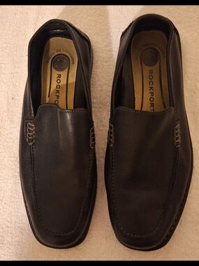 Rockport Men’s Black Leather Slip-On Loafers with Contrast Stitching